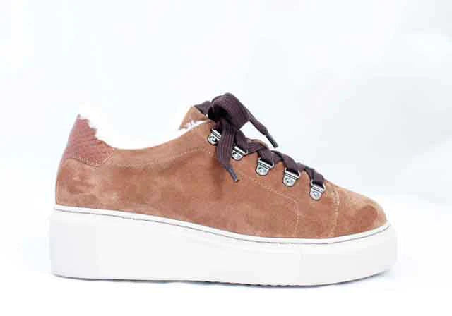 LAURA BELLARIVA - Winter sheep wool sneakers in camel