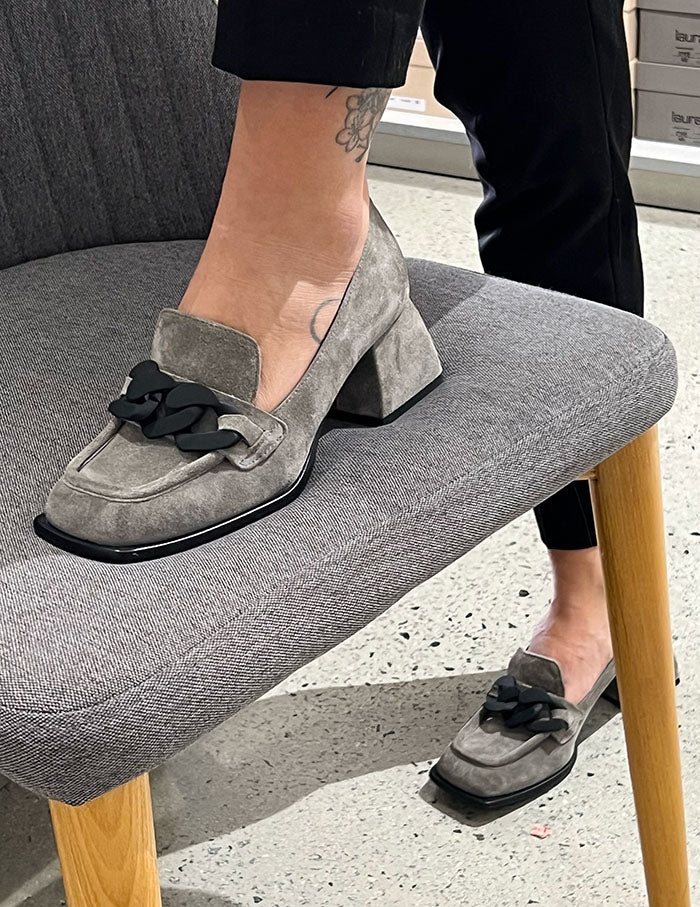 Laura Bellariva Grey Loafers